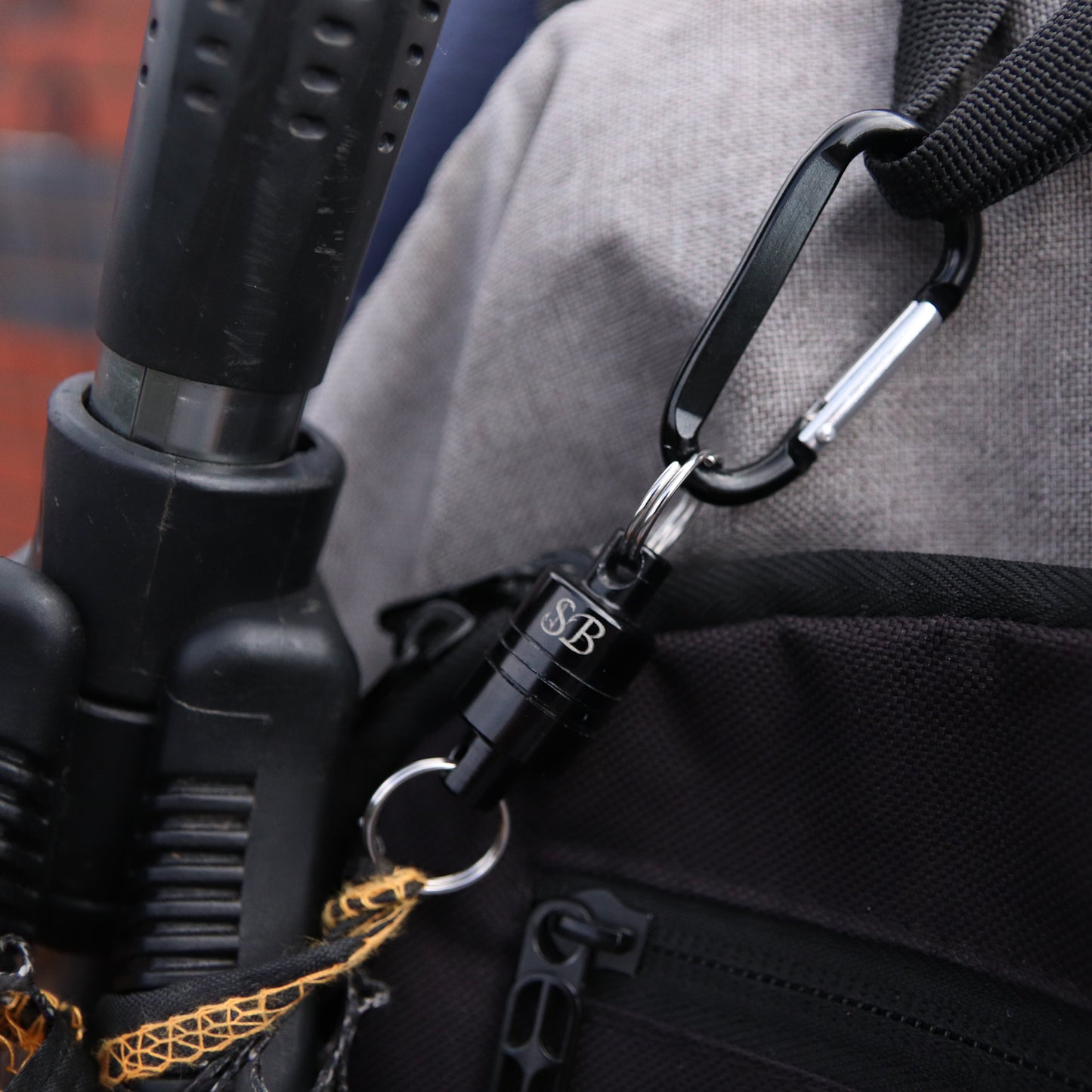 Black Net magnet in action